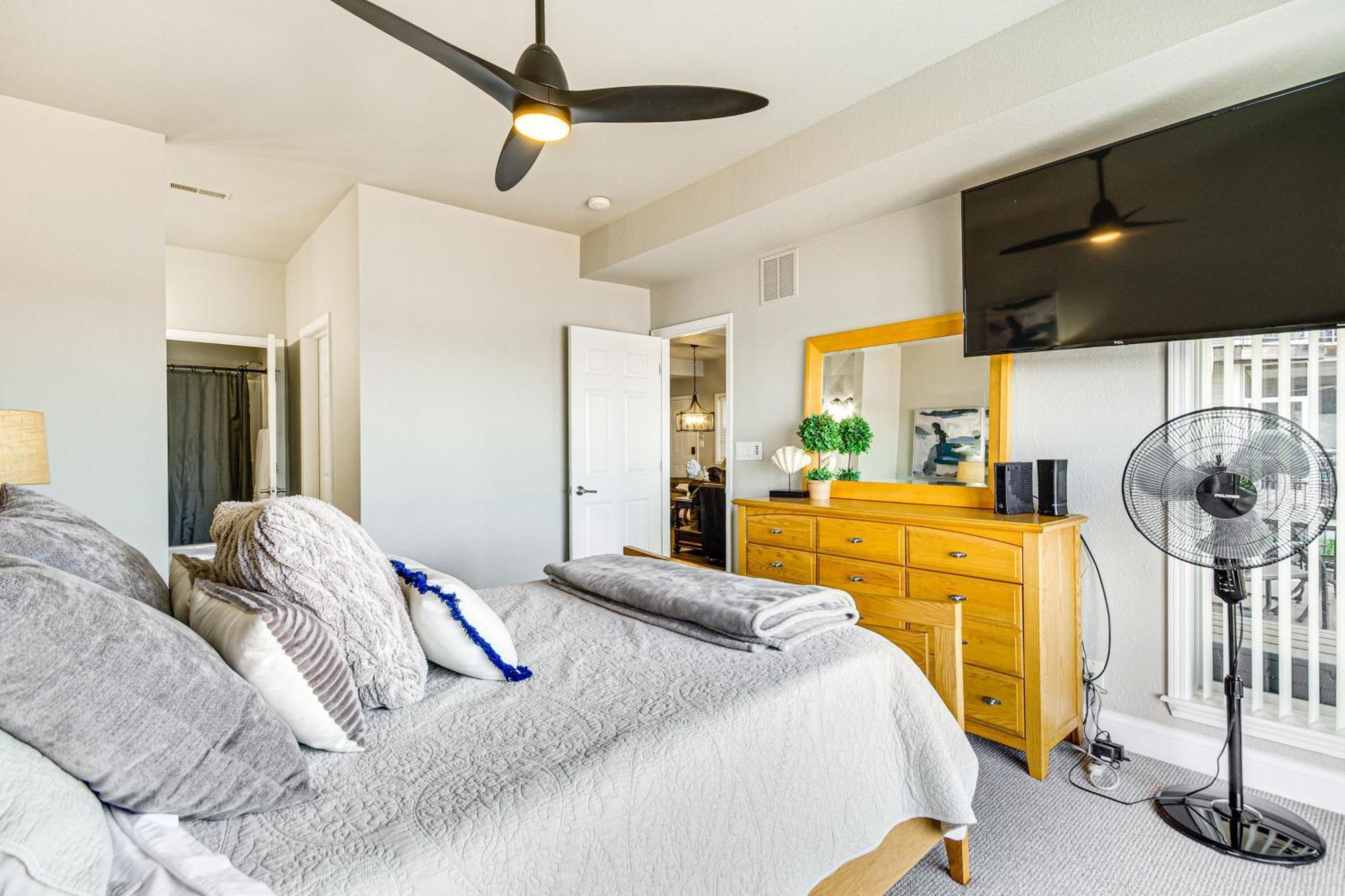 Waterfront Lake Ozark Condo With Deck And Pools Exteriér fotografie