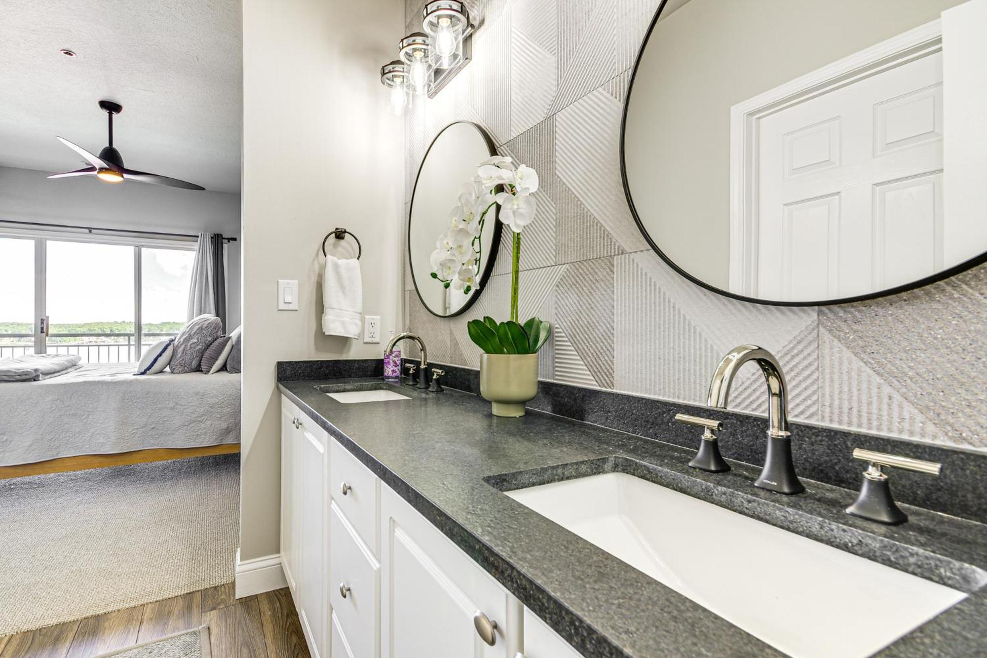 Waterfront Lake Ozark Condo With Deck And Pools Exteriér fotografie