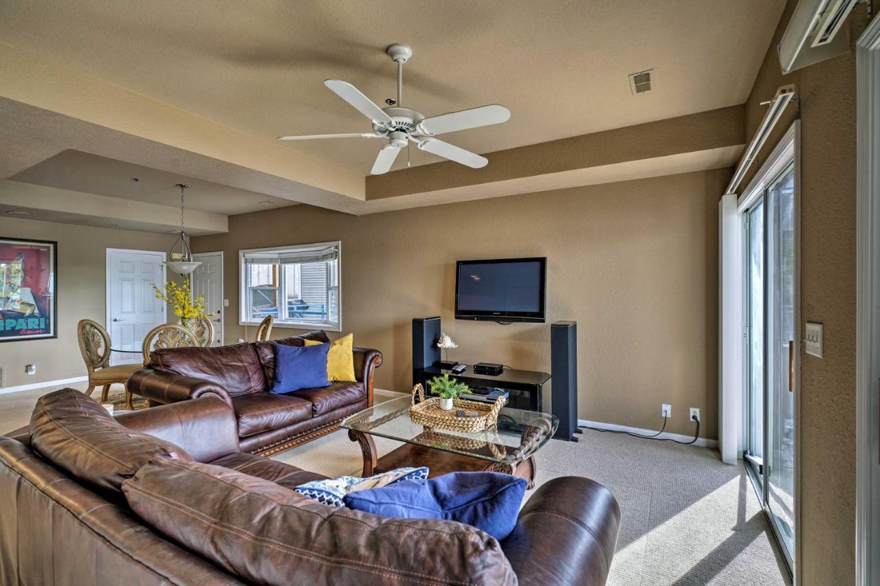 Waterfront Lake Ozark Condo With Deck And Pools Exteriér fotografie