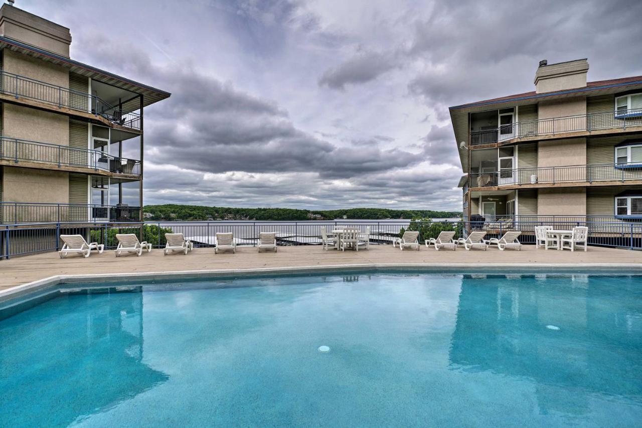 Waterfront Lake Ozark Condo With Deck And Pools Exteriér fotografie