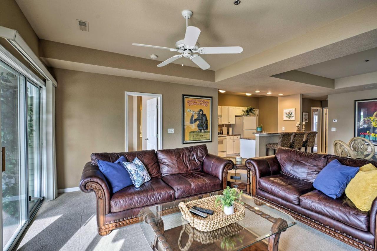 Waterfront Lake Ozark Condo With Deck And Pools Exteriér fotografie
